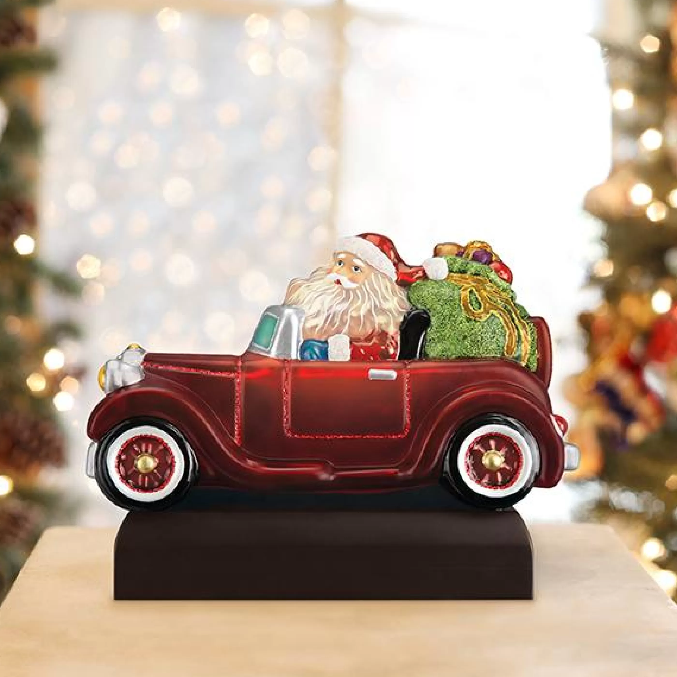 EAST WEST Santa In Antique Car Light