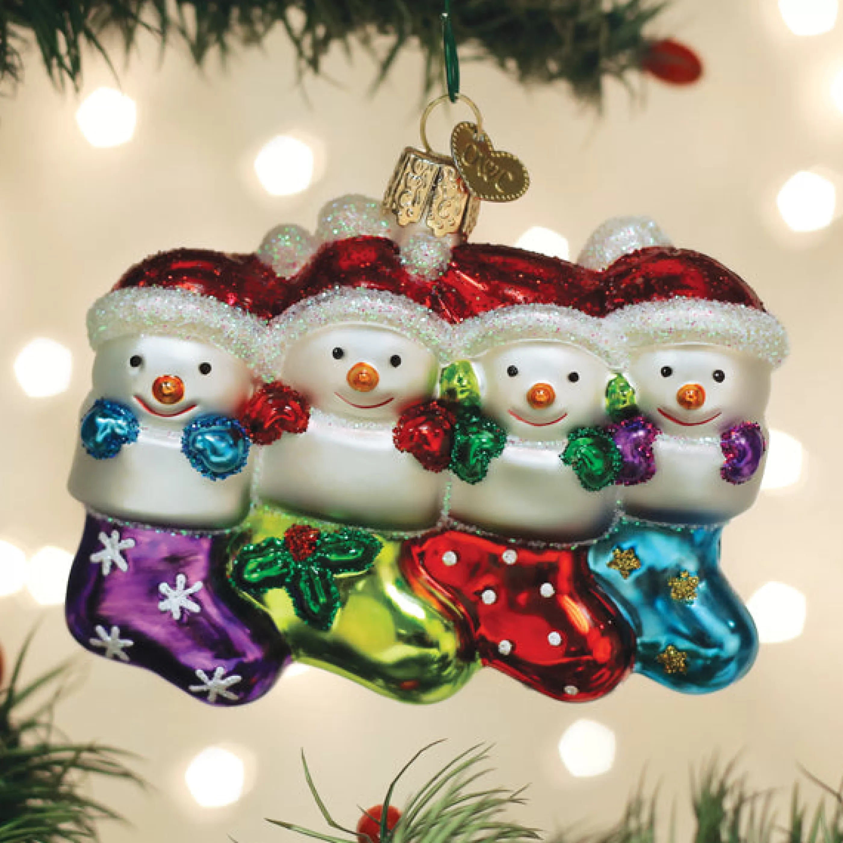 EAST WEST Snow Family Of 4 Ornament