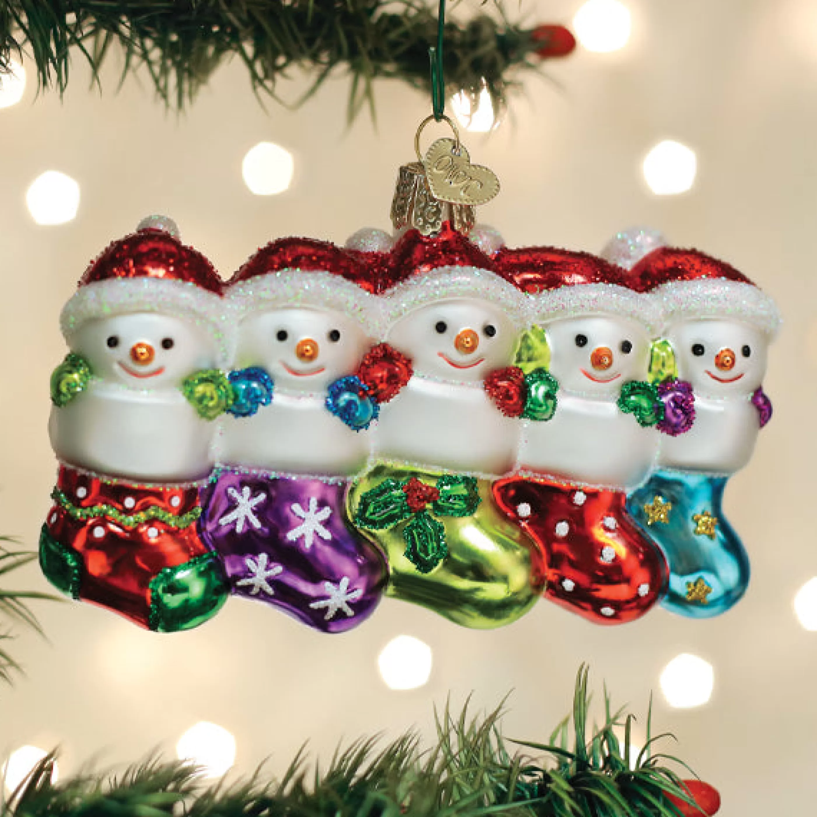 EAST WEST Snow Family Of 5 Ornament